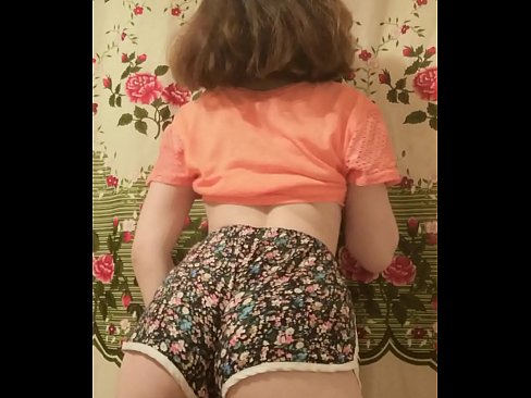❤️ Szexi fiatal csaj vetkőzteti le a rövidnadrágját a kamera előtt. ️❌ Porno vk at hu.xxxtun.ru ️